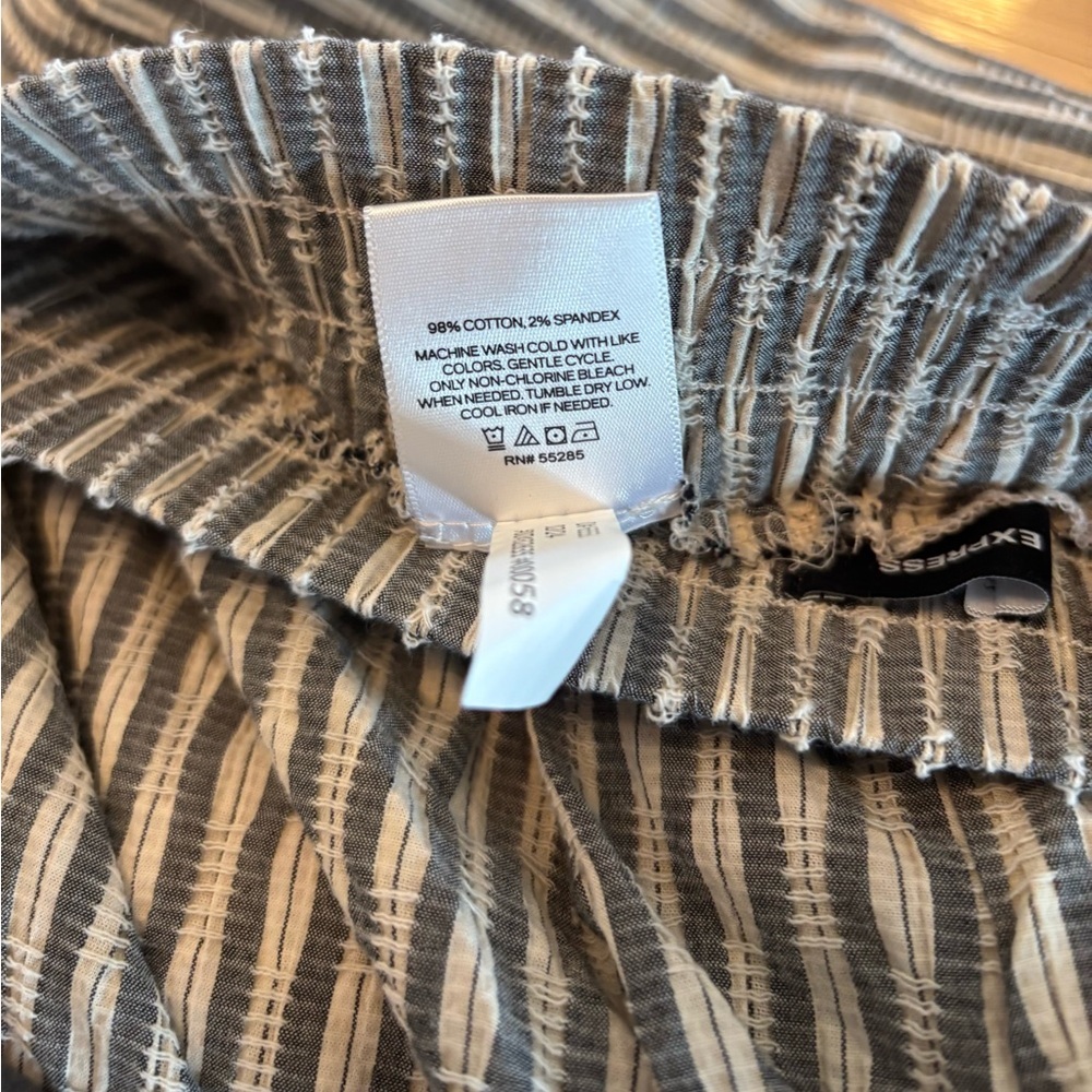 Express Wide Leg Pant Pinstripe Pattern Casual Lightweight Sz Small - Picture 7 of 10